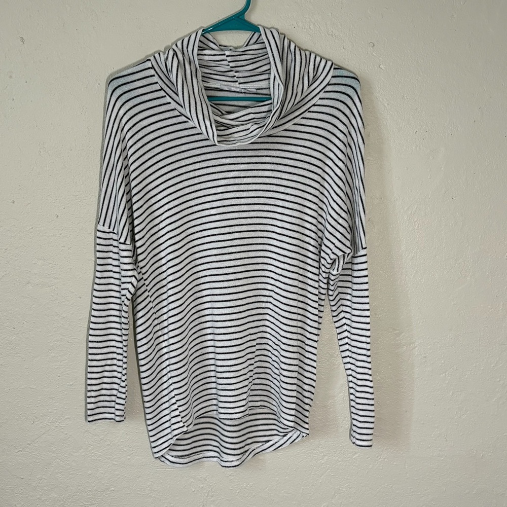 Yuni Los Angeles Striped Long‎ Sleeve Cowl Neck Top women’s size small